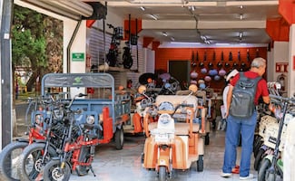 ¡Graciosos! Vendedores no saben las reglas de venta con placas para Vehículos Motorizados Eléctricos