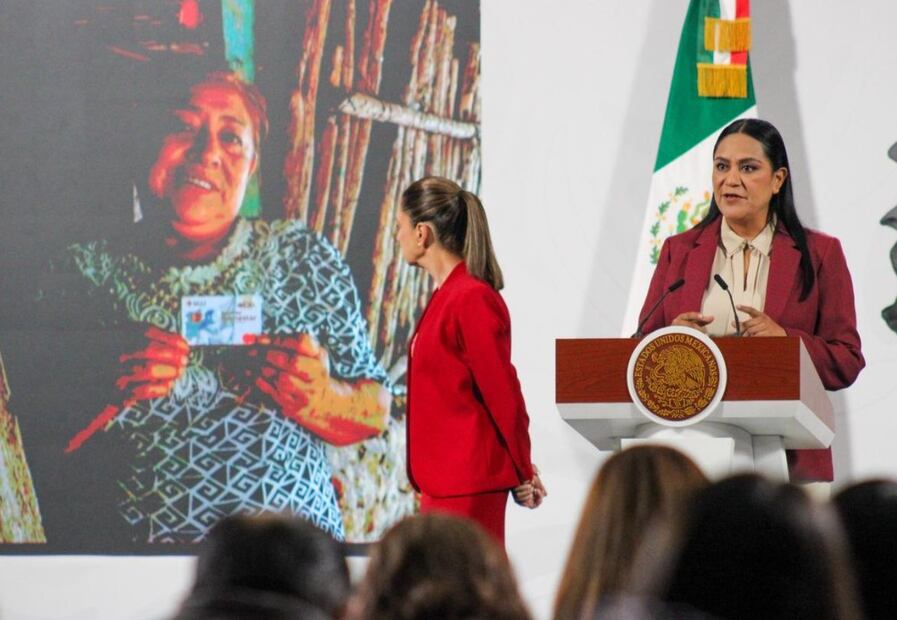 Ariadna Montiel: Avance de tarjetas Mujeres Bienestar y pagos a damnificados por lluvias. Foto: (Maritza Villagómez. El Gráfico)