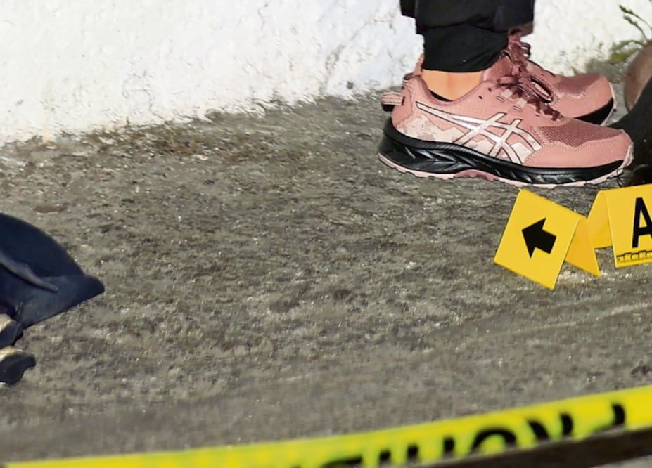 Hombre lleno de golpes se desploma y muere ante la mirada de todos, en la GAM (Foto: Francisco Rodríguez)