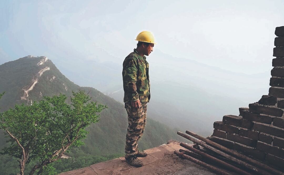 Arrestan a familia por mañosos ¿En cuánto vendían los tabiques de la muralla china?
Imagen: AFP