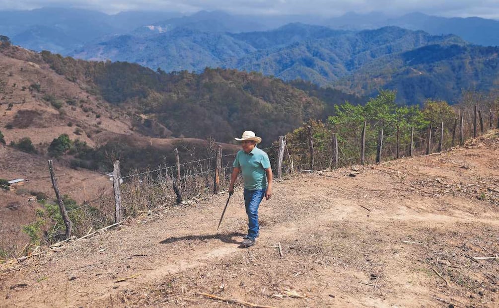 Foto: Salvador Cisneros (Hace 26 años Faustino salió de la casa de sus padres, donde vivió su infancia)