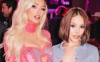 Danna Paola impacta con look sensual en la fiesta de Paris Hilton y roba todas las miradas