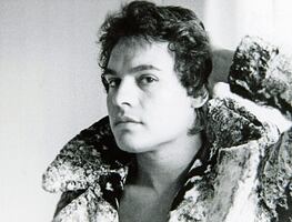 Revelan en Netflix el abuso de un sacerdote que marcó la vida de Juan Gabriel siendo niño