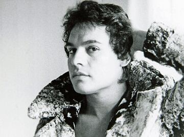 Revelan en Netflix el abuso de un sacerdote que marcó la vida de Juan Gabriel siendo niño