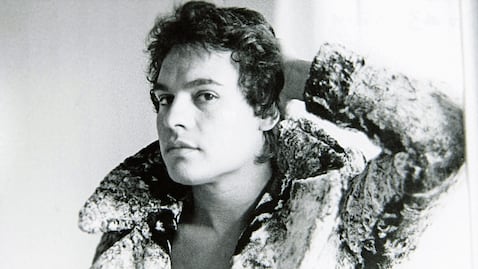 Revelan en Netflix el abuso de un sacerdote que marcó la vida de Juan Gabriel siendo niño