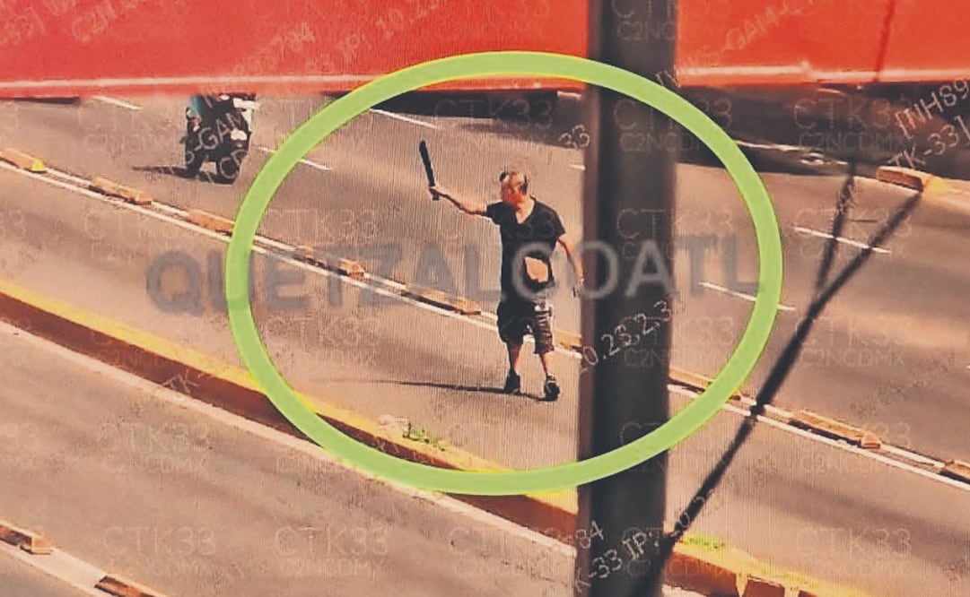 Por tirar machetazos sin razón, policías lo aplacan a balazos en la Venustiano Carranza (Foto: Especial)