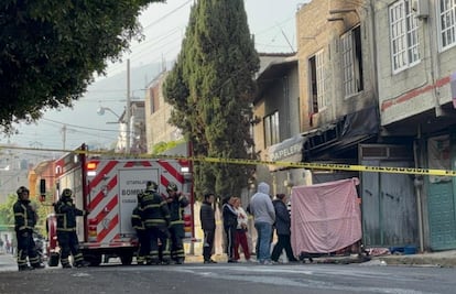 Navidad en llamas: Dos mujeres mueren atrapadas en incendio, en Iztapalapa