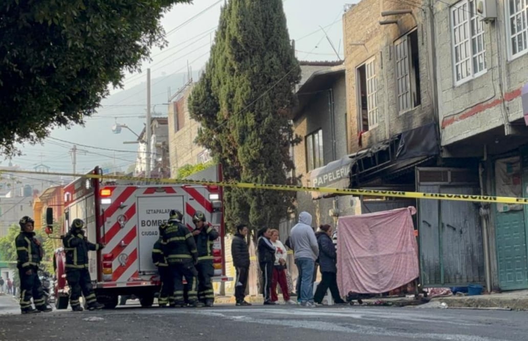 Navidad en llamas: Dos mujeres mueren atrapadas en incendio, en Iztapalapa (Foto: Yara Silva)