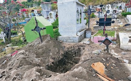 ¡Hagan huequito! Panteones en Valle de Chalco presentan saturación, realizan exhumaciones de cuerpos