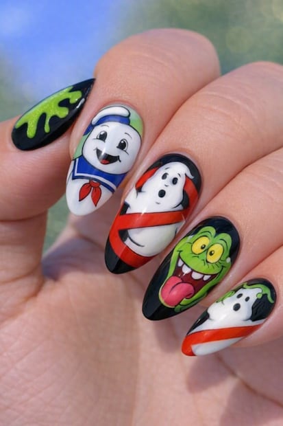 Las uñas spooky que serán tendencia este Halloween 2026
Foto: Pinterest
