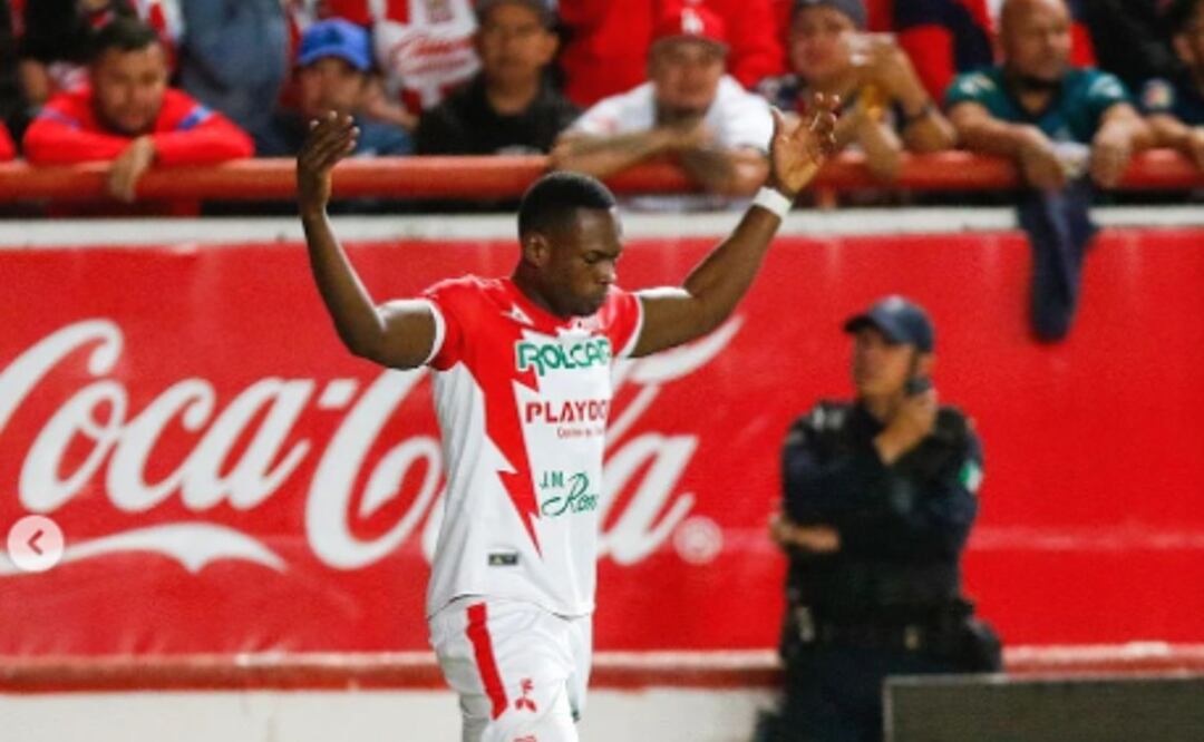 Necaxa electrocuta a las Chivas y se queda con los 3 puntos en casa