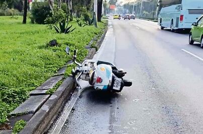 Mujer biker muere tras derrapar en Periférico Sur, ¿y el casco?... ¡Bien, gracias!