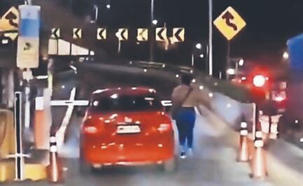 VIDEO: Rompen plumas y aceleran, así se brincan el peaje en el Segundo Piso