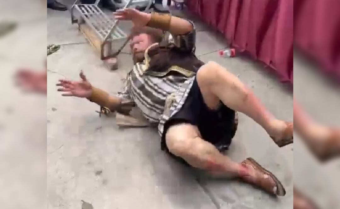 Barrabas se fractura al caer en plena Pasión de Cristo. Foto: (Especial)