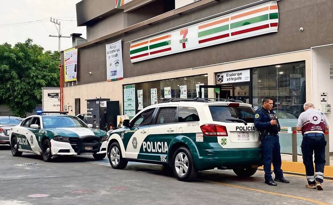 Asaltantes plomean a cliente de un Seven Eleven, en la Venustiano Carranza