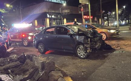 Accidente en Iztapalapa: Automovilista muere por pasarse el rojo