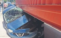 ¿Cómo sobrevivieron? Tráiler destroza automóvil con cuatro menores en la México-Toluca