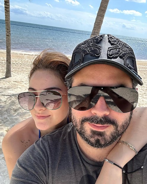 Paola Dalay junto a José Eduardo Derbez (Vía: Redes)