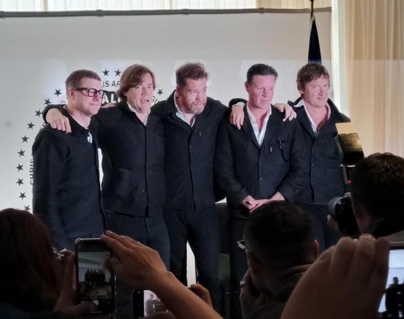 the_hives_en_mexico-conferencia_de_prensa.jpeg