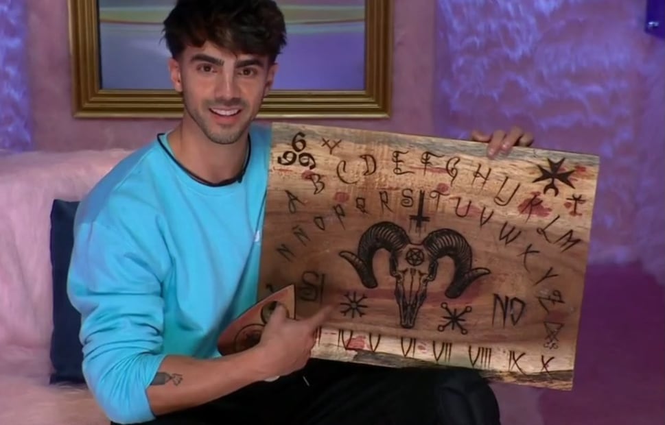 Fede Vigevani con el tablero (Vía: Redes)