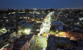 Azucena Cisneros entrega repavimentación e iluminación en avenida Juan Aldama, en Ecatepec