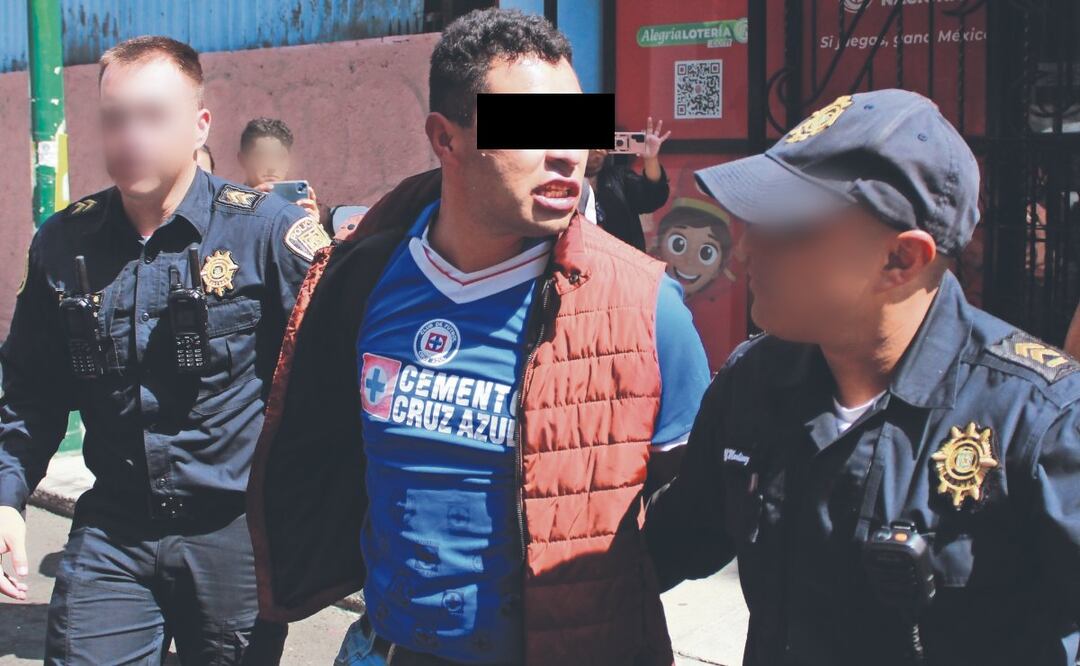Tunden a golpes a aficionado del Cruz Azul, por andar de ratero en CDMX