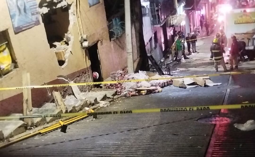 Foto: Especiales (Derrapa camión en Bajada del Diablo y hace boquete en casa, en alcaldía Álvaro Obregón)