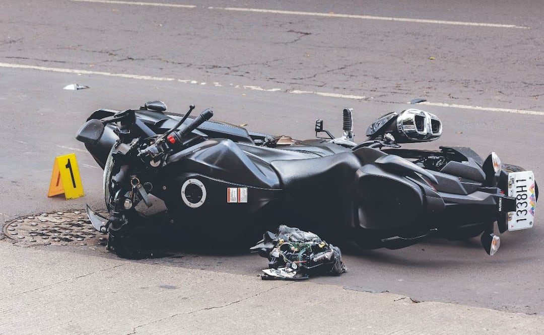 Aceleró de más y no la contó: Motociclista muere tras brutal derrape en la GAM. Foto: (Osmar Alvarado. El Gráfico)