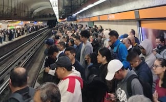 Línea 7 del Metro CDMX atascada y con retrasos de más de 20 minutos por el retiro de un tren