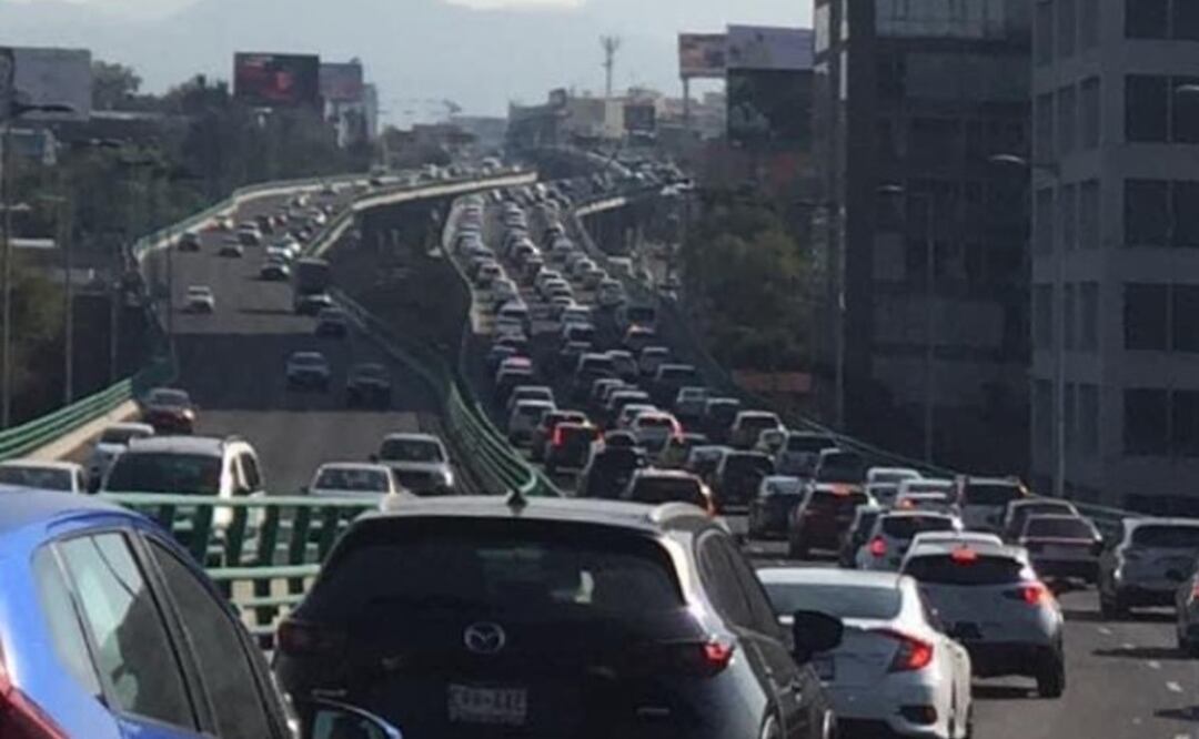 Tráfico en CDMX HOY. Foto: (Redes Sociales)