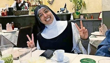 ¿La Iglesia castiga la belleza? Aline asegura que fue destituida por bonita