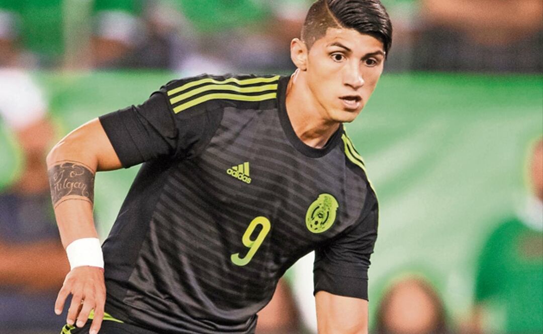Alan Pulido critica a jugadores que quieren llegar a su quinto mundial