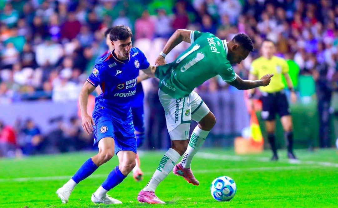 Cruz Azul cae ante León y sus aficionados piden la salida de Larcamón
Imagen: Cuartoscuro
