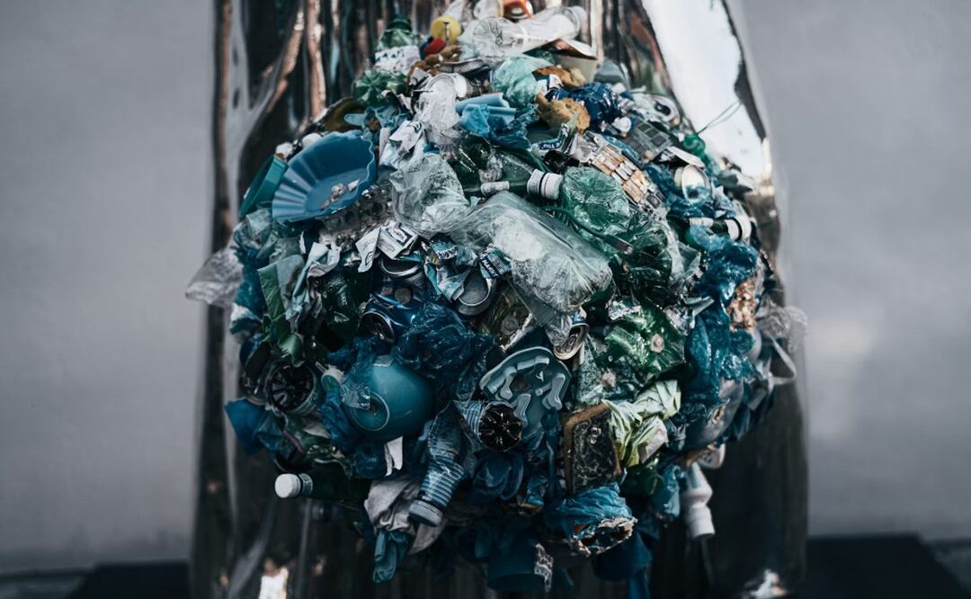 Comemos, bebemos y respiramos plásticos. Estudio mide la basura que producimos