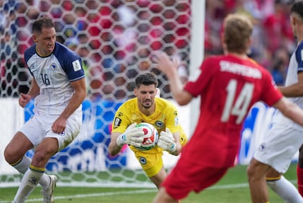 Canadá rompe su mala racha mundialista con empate ante Bosnia
