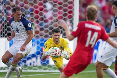 Canadá rompe su mala racha mundialista con empate ante Bosnia