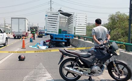 Motociclista muere en la autopista Naucalpan-Ecatepec; chocó contra una camioneta varada