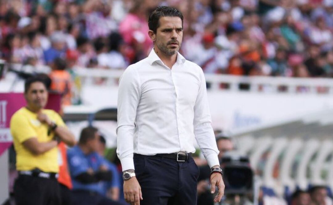 Fernando Gago en negociaciones para dejar Chivas y dirigir a Boca Juniors