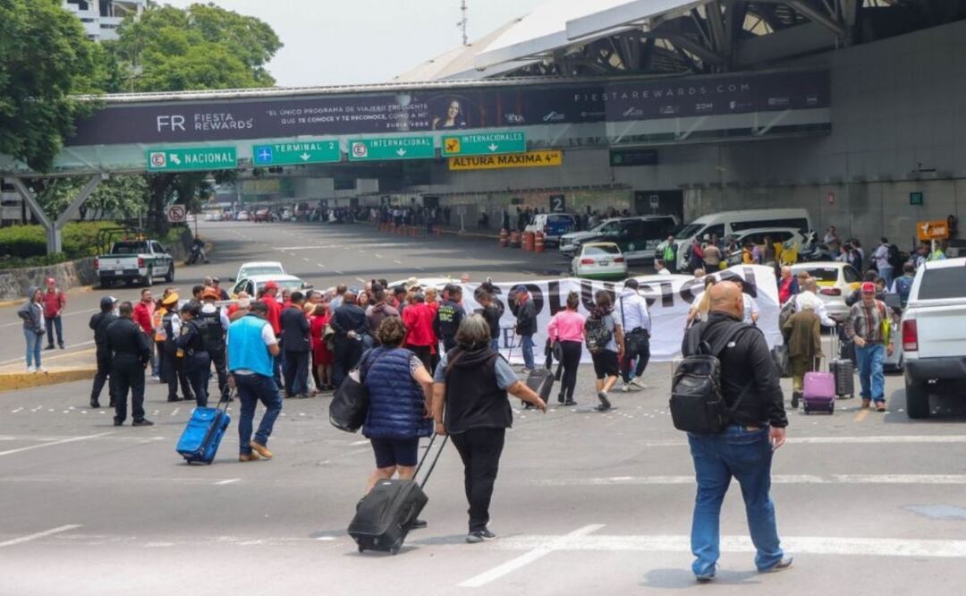 Taxistas se deslindan de bloqueos a realizarse en el AICM . Foto: (Cuartoscuro)