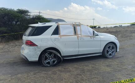 Hallan a 5 personas ejecutadas en un vehículo sobre la carretera de Apaxco