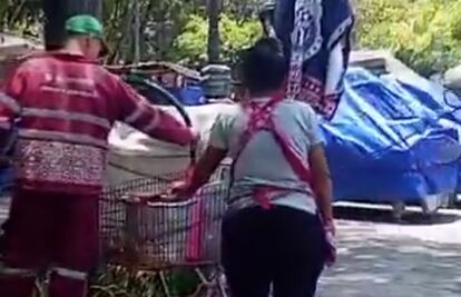 VIDEO: Cachan a vendedora de la Alameda hirviendo elotes con AGUA COCHINA, ¿es peligroso?