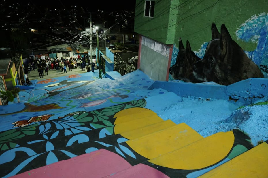 Ecatepec pinta de colores la calle del miedo y le da vida con ballenas, sirenas y peces
Foto: Especiales