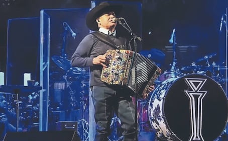 Intocable arrasa en la Plaza México y Luis Mendoza aprovecha para colgarse del éxito