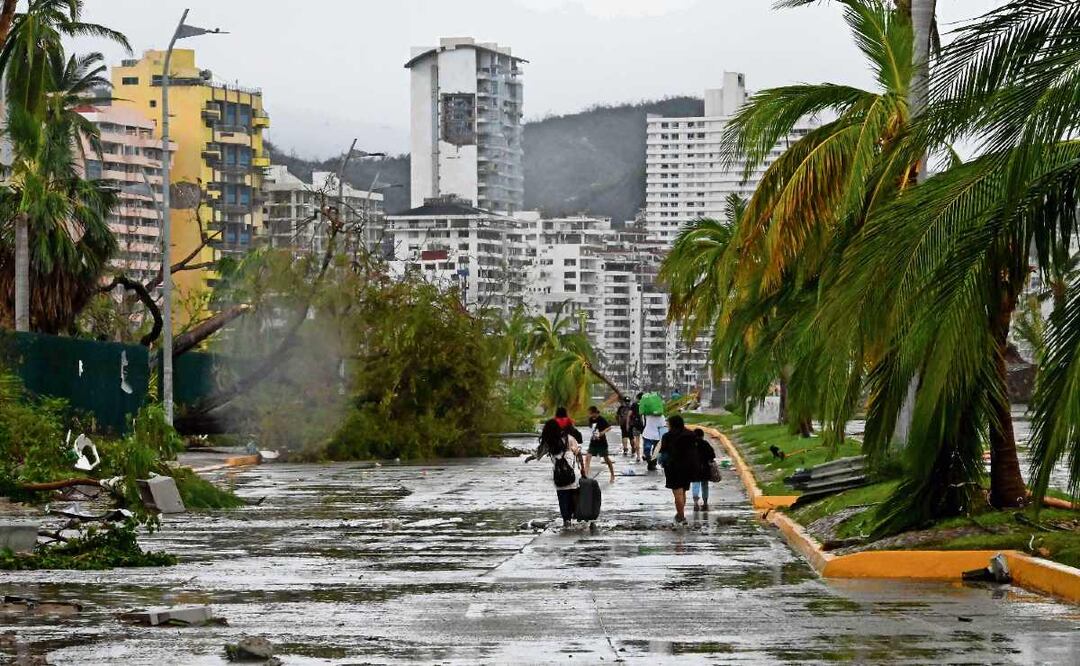 Acapulqueño con miedo a un mes de Otis, creen que fue castigo divino