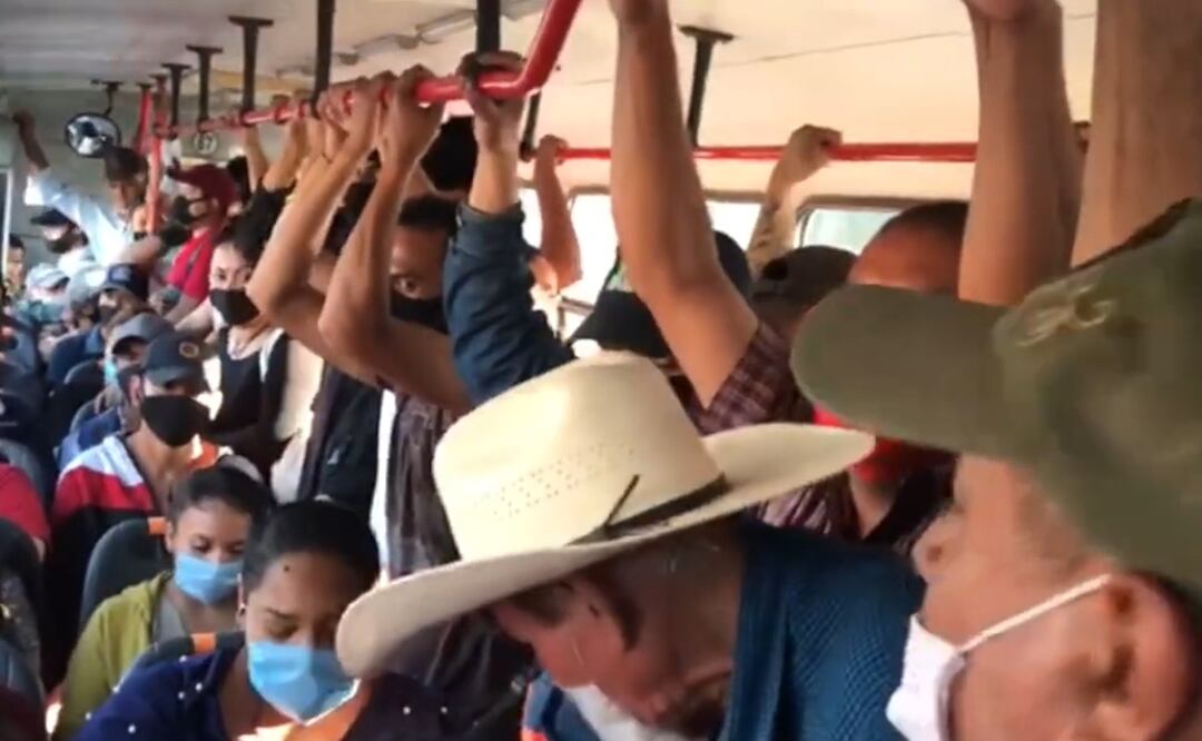 Sujeto aprovecha que camión va lleno, toca a una mujer y sufre las consecuencias