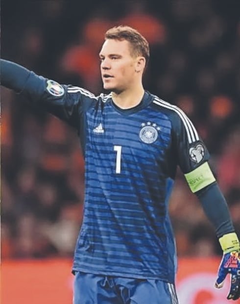 Inés Sainz se defendió de un futbolista que intentó tocarla y le soltó un patadón en sus partes íntimas. Foto: (Especial)