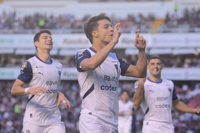 Rayados golean a domicilio a Querétaro y ascienden en la tabla