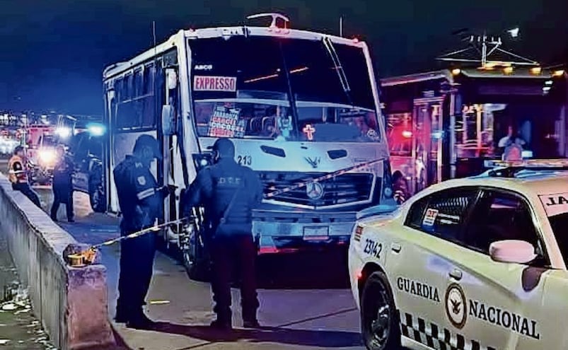 ¡Ruta del terror! Asesinan a un hombre en el transporte público de la autopista México-Puebla