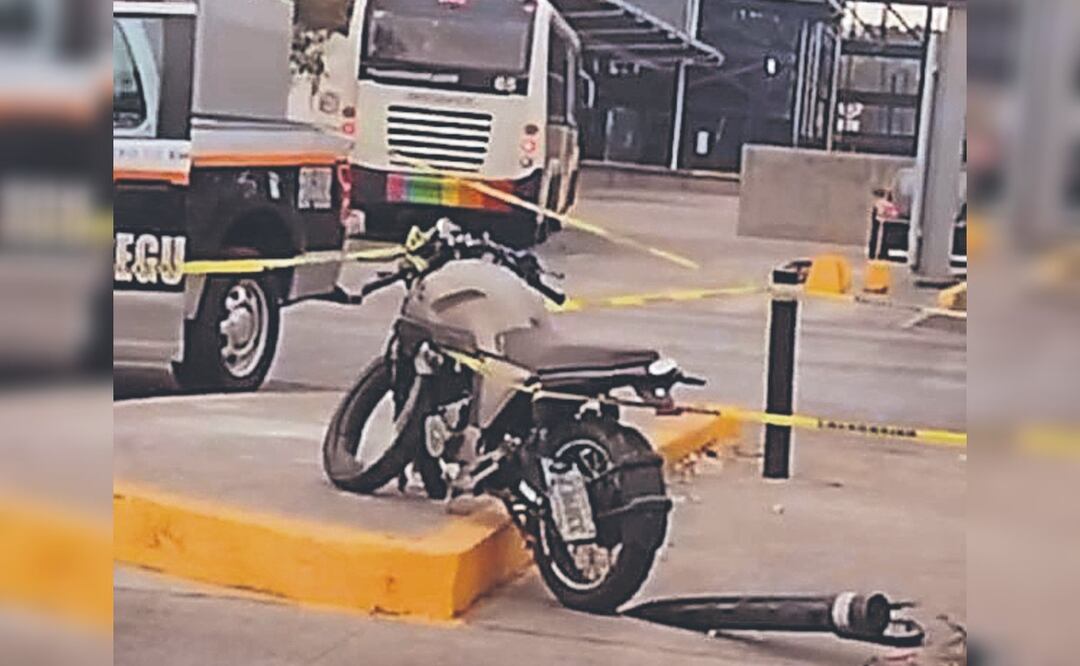 Biker sin casco sale volando en Tultitlán y pasa a mejor vida