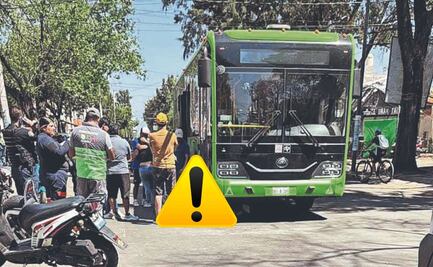 Motociclista muere atropellado por RTP en Tláhuac: Rescatistas no logran salvar su vida